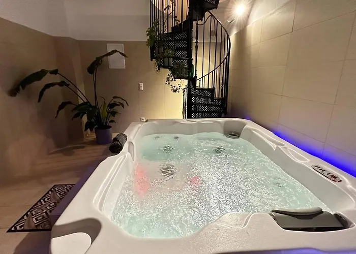 African Paradise With Jacuzzi & Sauna
